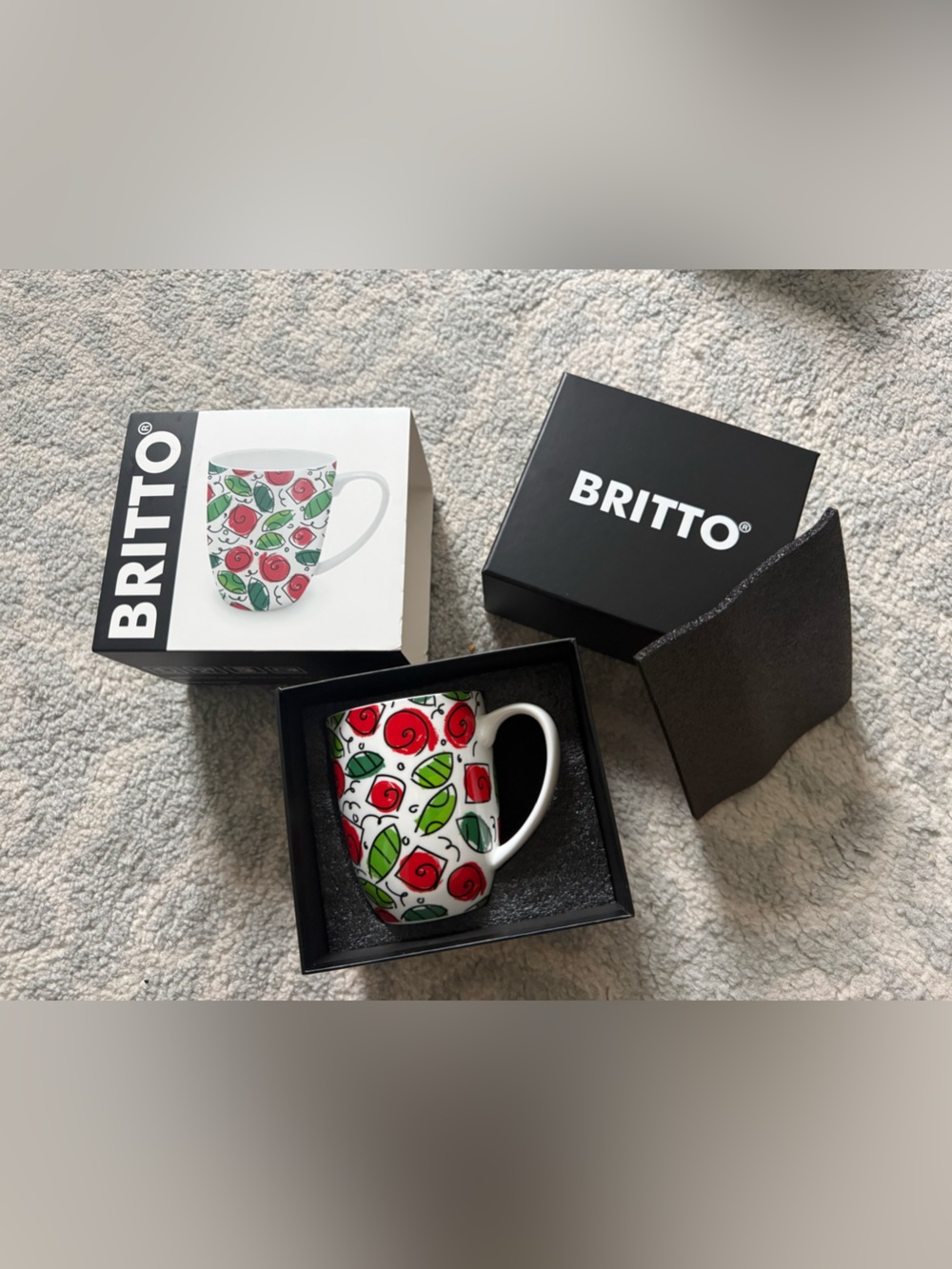 Brand new Romero britto Red & Green Floral Porcelain Mug